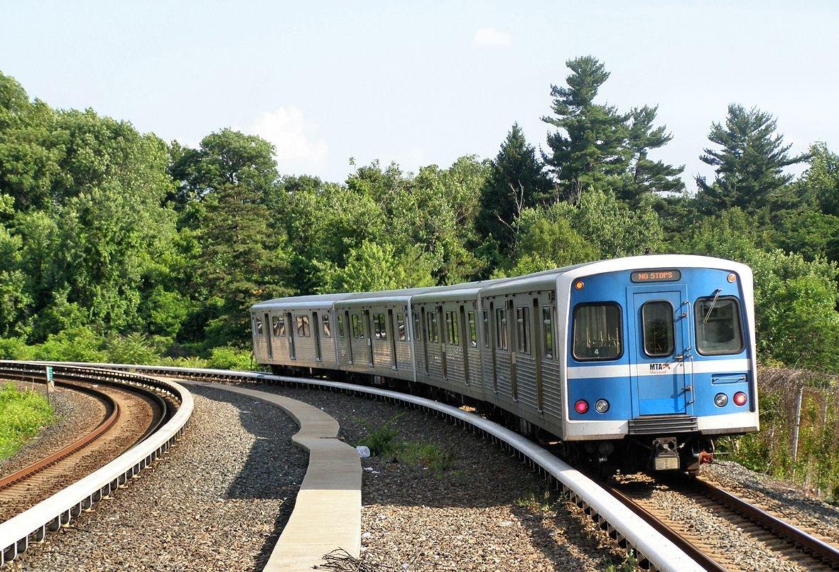 MTAM Millford-Mill-departing-train