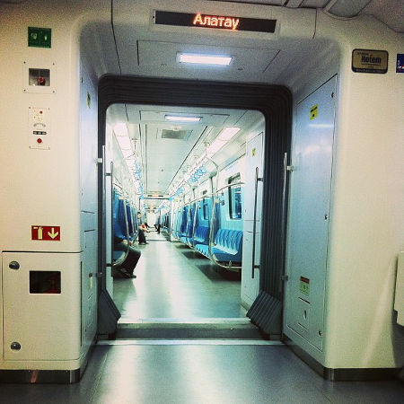 Vagón del metro en Almaty