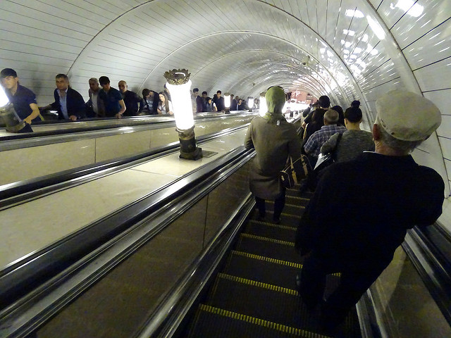Escaleras estacion metro de Baku