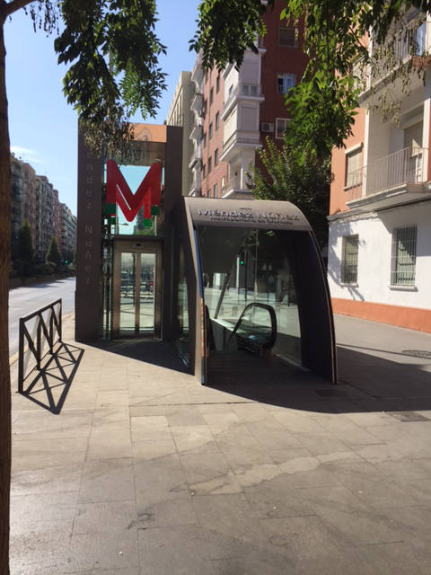 Metro Station: Menendez Nuñez