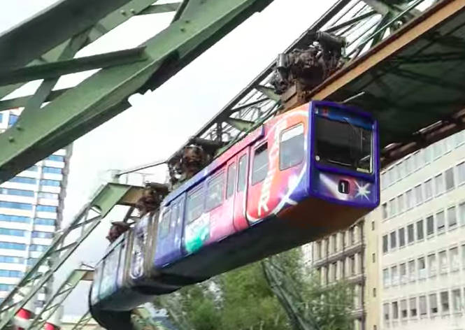 Schwebebahn, elevated metro